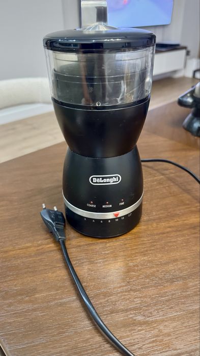 Кофемолка Delonghi