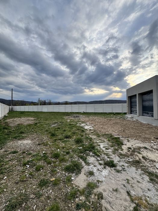 Vand casa parter cu acoperis tip terasa