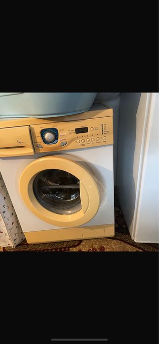 Продам срочно стиральную машину