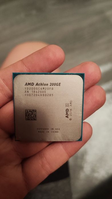 Продам проц AMD ATLON 200GE