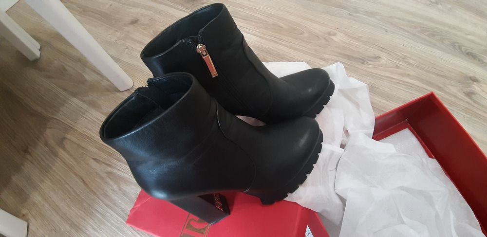 Продам обувь в отличном состоянии