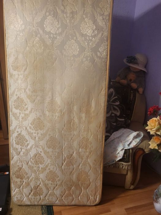 Односпальная кровать