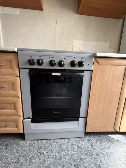 Продам электрическую плиту