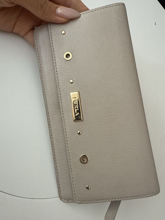 Furla портфейл.