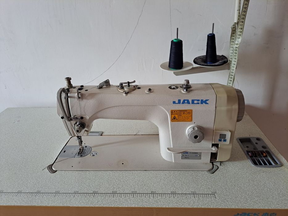 Оберлог машина TYPICAL