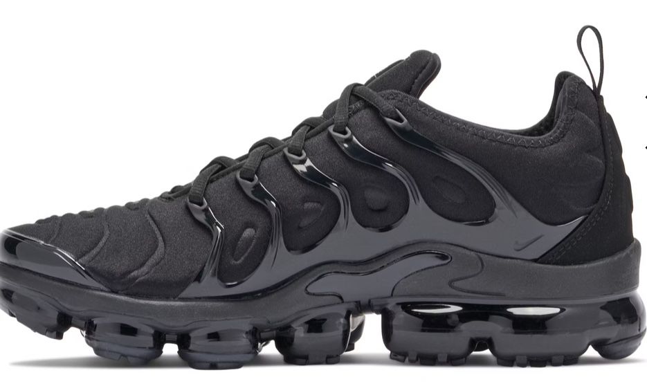 Продавам Triple Black AIR VAPORMAX PLUS