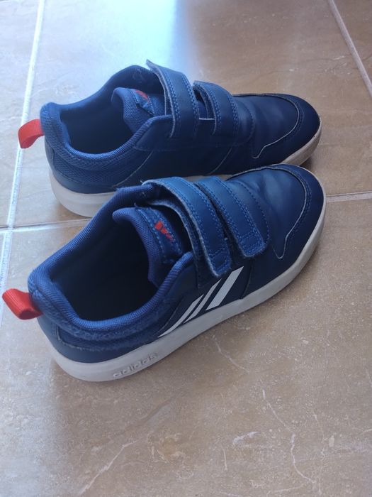 Маратонки на адидас