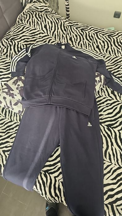 Акцинг Adidas оригинален