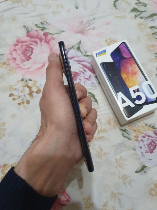 Galaxy A50 64Gb продам