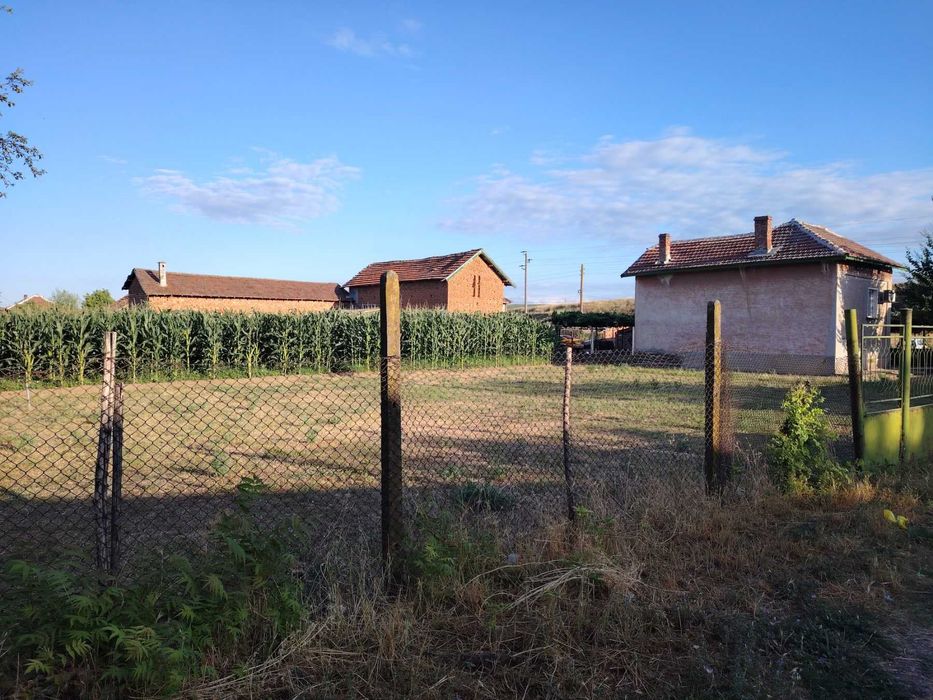 Парцел в близост до Плевен, подходящ за фотоволкаик .