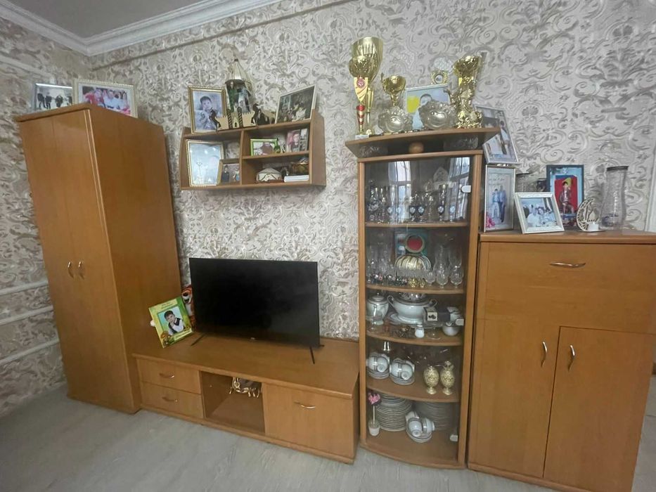 Продаю комплект гостинной гарнитуры
