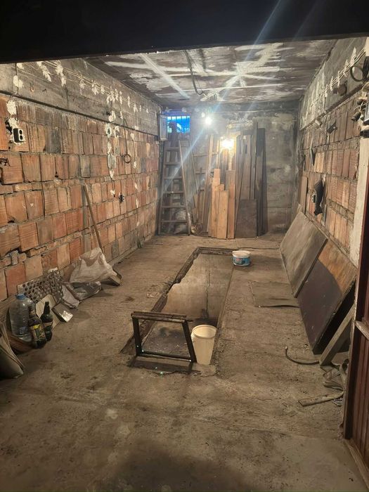 Продава гараж с канал на две нива гр.Велико Търново