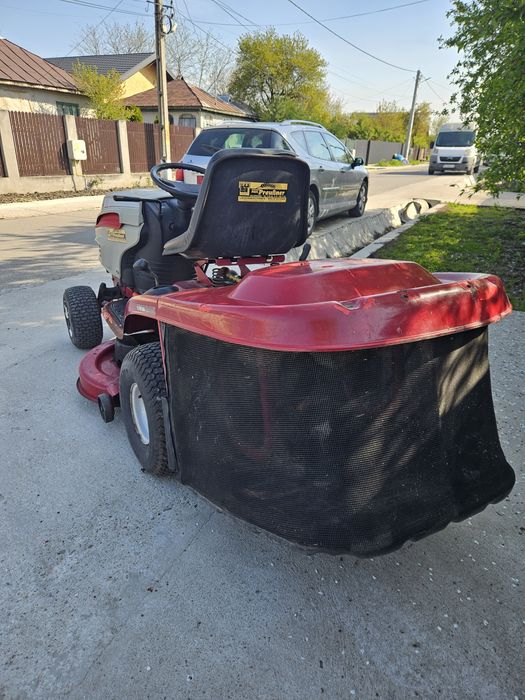 Tractoras de tuns iarba gazon GutBrod