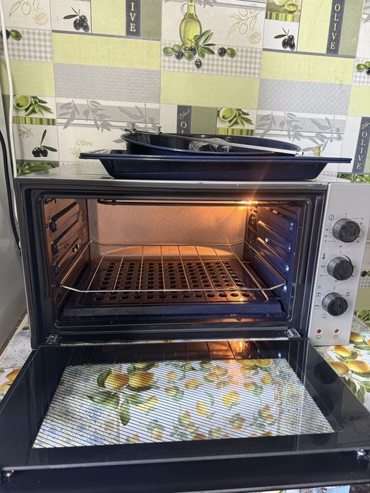 Продам мини печь электрическую