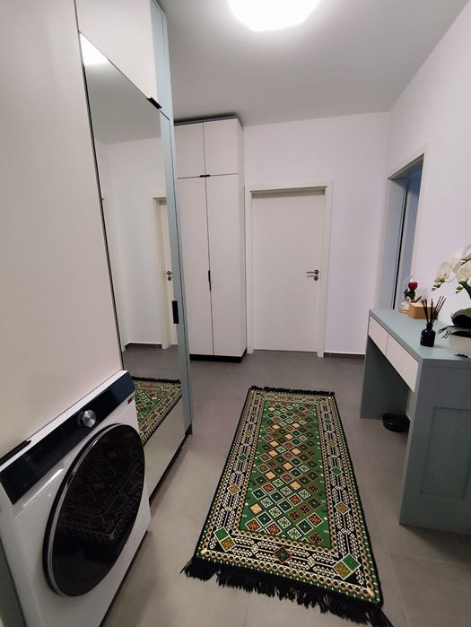 Închiriez apartament cu 2 camere in Tractorul