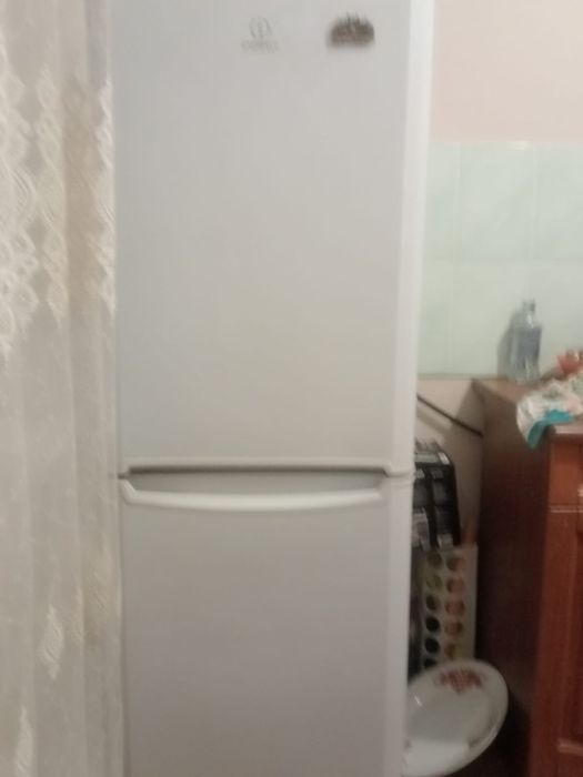 Продам Холодильник б/у забрать самовывозом