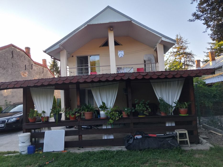 Casa si teren de vanzare