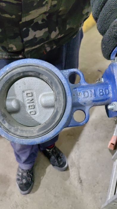 Продам затворы поворотные