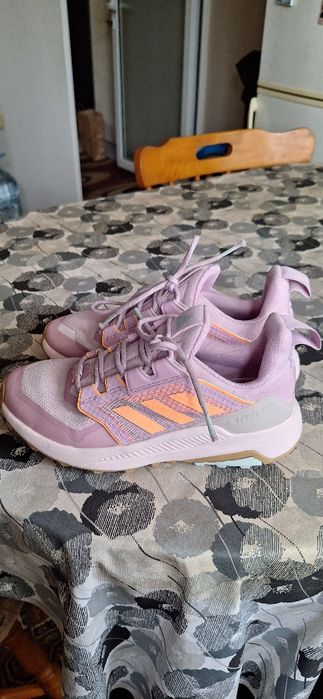 Маратонки Adidas 38  номер