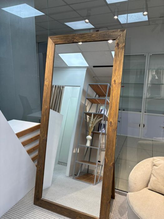 Зеркало в отличном состоянии