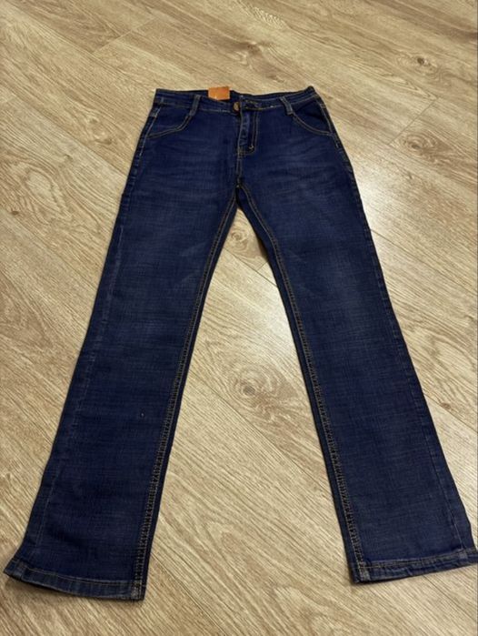 Детские джинсы разные