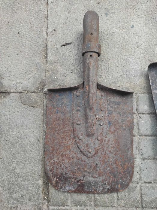 Стара  права войнишка лопата ли