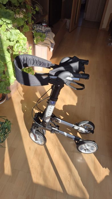 Ролатор / проходилка Vermeiren Quadri-Light