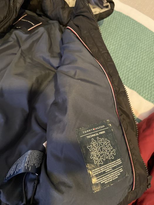 Vand geaca copii masura 122 de firma. Pret pe bucata!