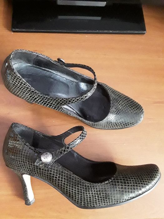 Pantofi piele naturală mărimea 37, culoare verde inchis