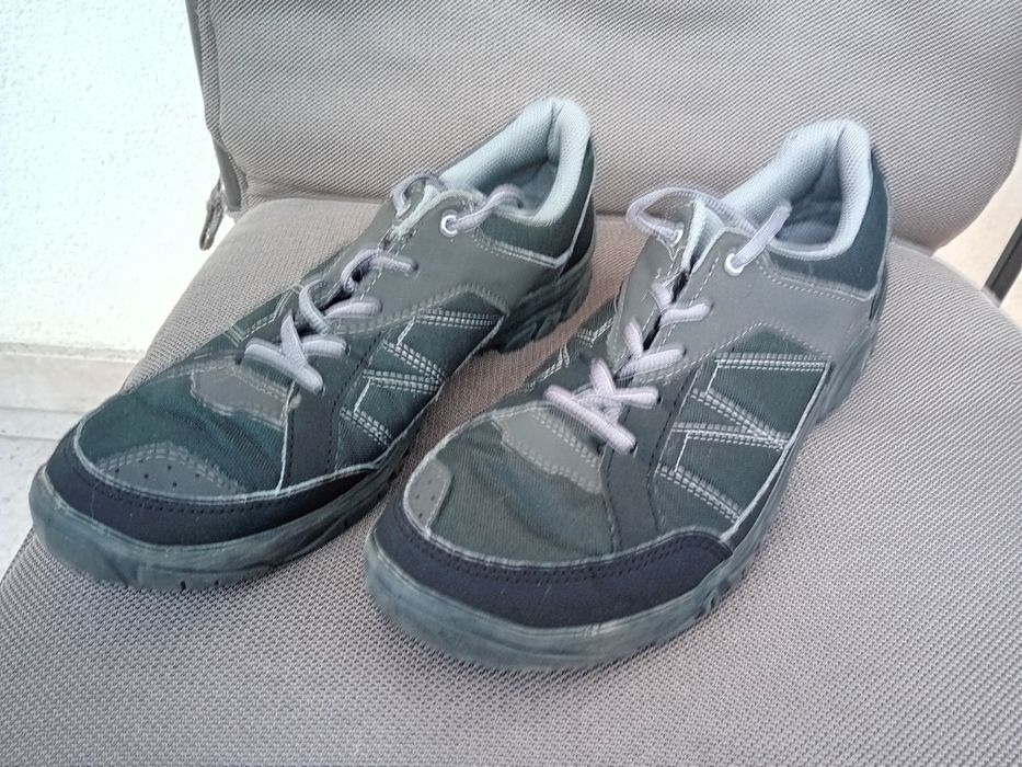 Adidași quechua marime 43 in stare foarte bună