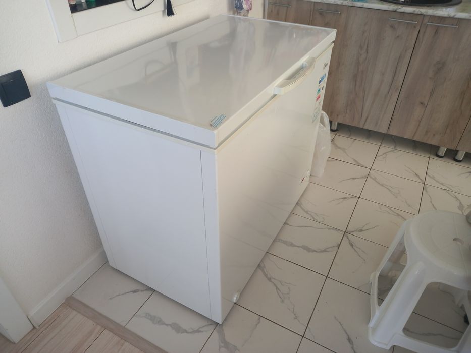 Продам морозильную камеру