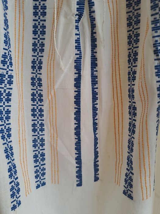 Ie tradițională țesută