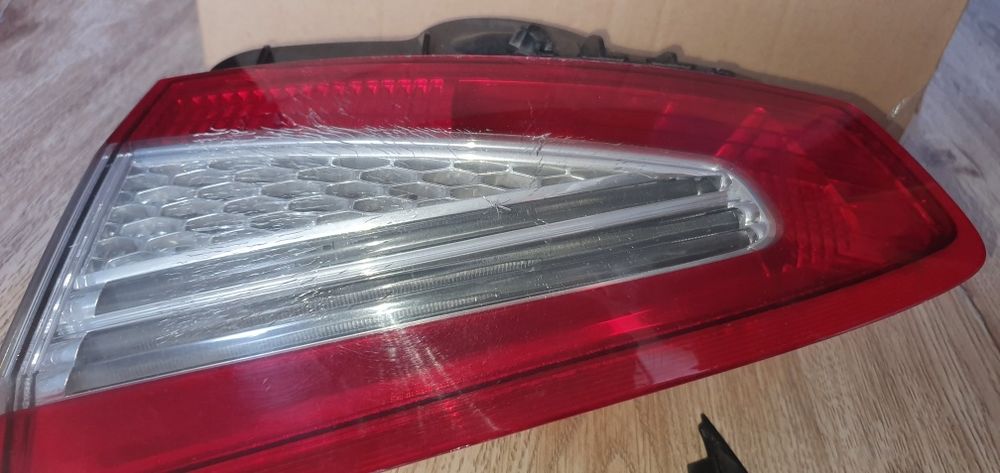 Десен стоп на ford mondeo 2010/2011