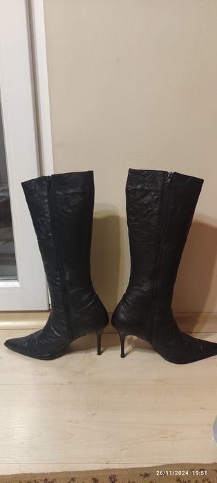 Продавам дамски кожени ботуши от естествена кожа