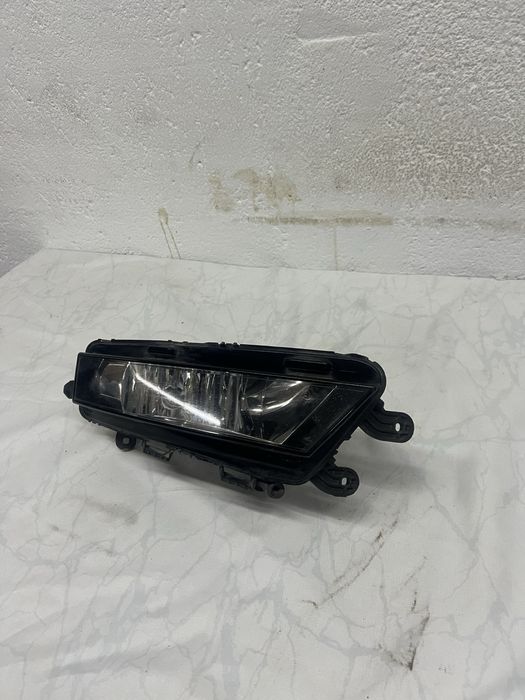 Proiector dreapta skoda octavia 3