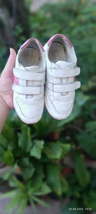 Кросовки для девочки. Кожа. Размер 28