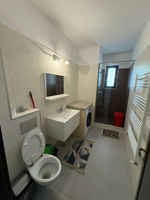Inchiriez Apartament 3 Camere Bloc VSC