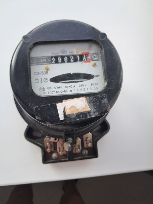 Продам электрический счетчик б/у