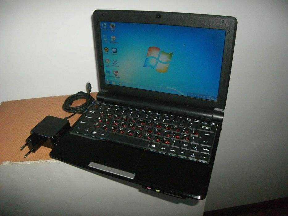 Нетбук Intel Atom