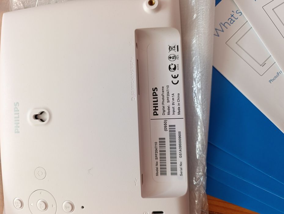 Philips SPF2047/10 – 7" цифрова фоторамка, НОВА/НЕИЗПОЛЗВАНА, пълен комплект