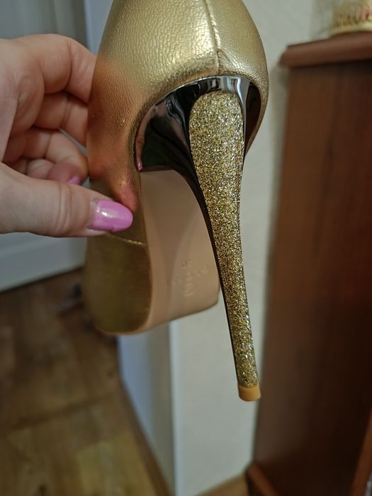 Продам туфли женские