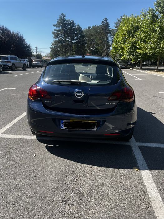 Opel astra J 2012
