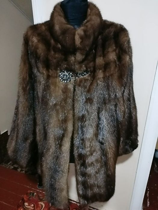 Норковая шуба новая мех и цвет натуральный
