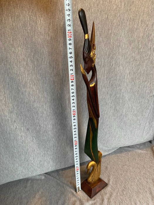 Ръчно изработена рисувана,  дървена скулптура дървена статуетка