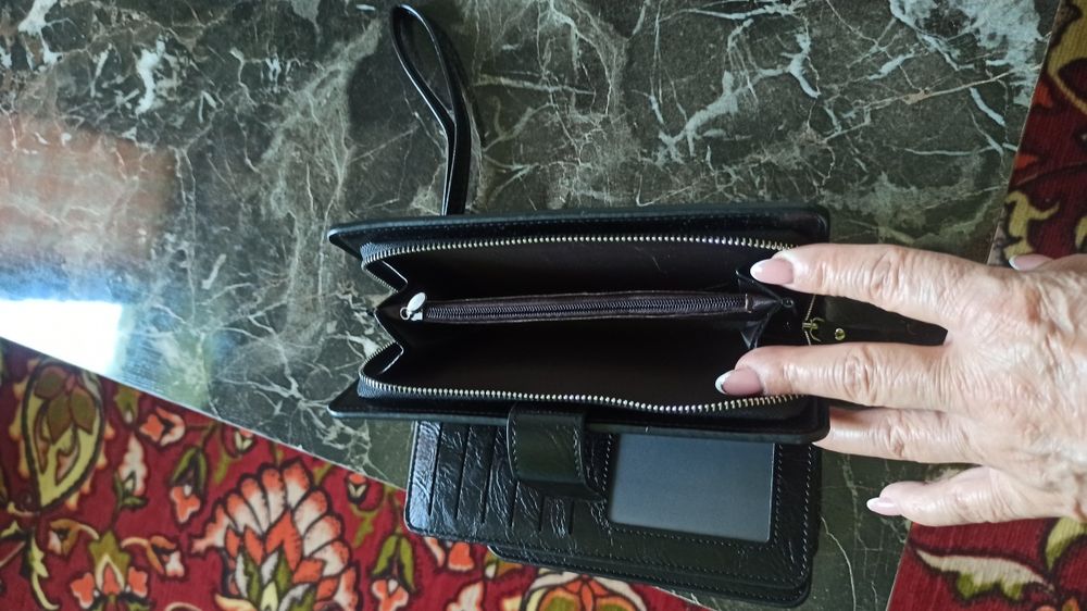 Продам клатч-кошелек.