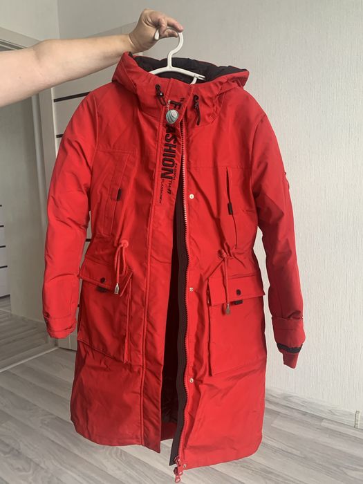 Продам куртку для девочки