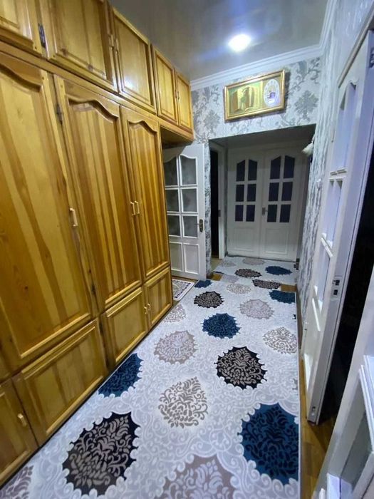 ПРОДАЕТСЯ Квартира 3/2/5 Вторичка Ор.р: Карасув 1  Ресторан Дунё