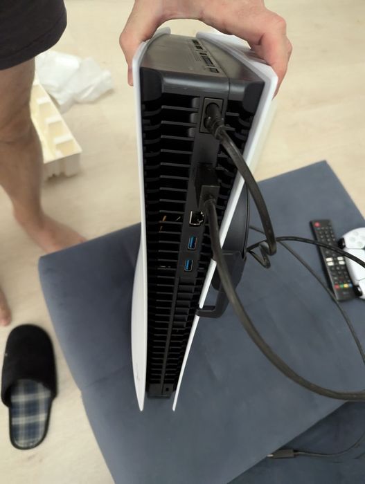 Продам Playstation 5 , совершенно новая