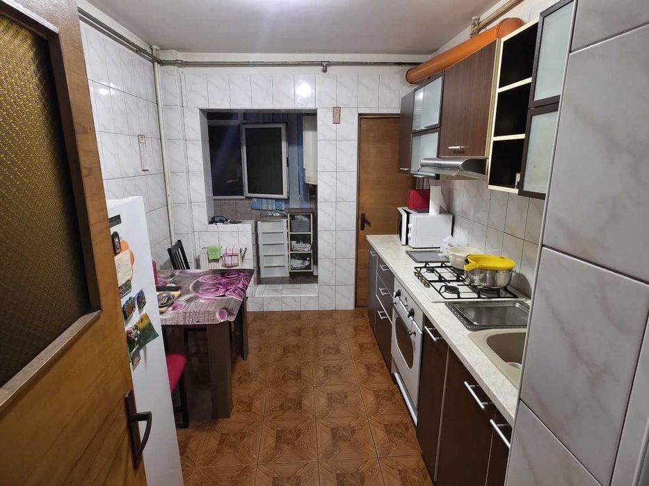 Apartament 4 camere 84 MP - etaj 1/8 - bloc 1984 - centrala termica
