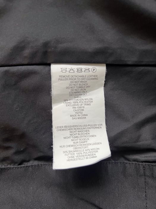 Продавам мъжко / юношеско яке на марката Victorinox